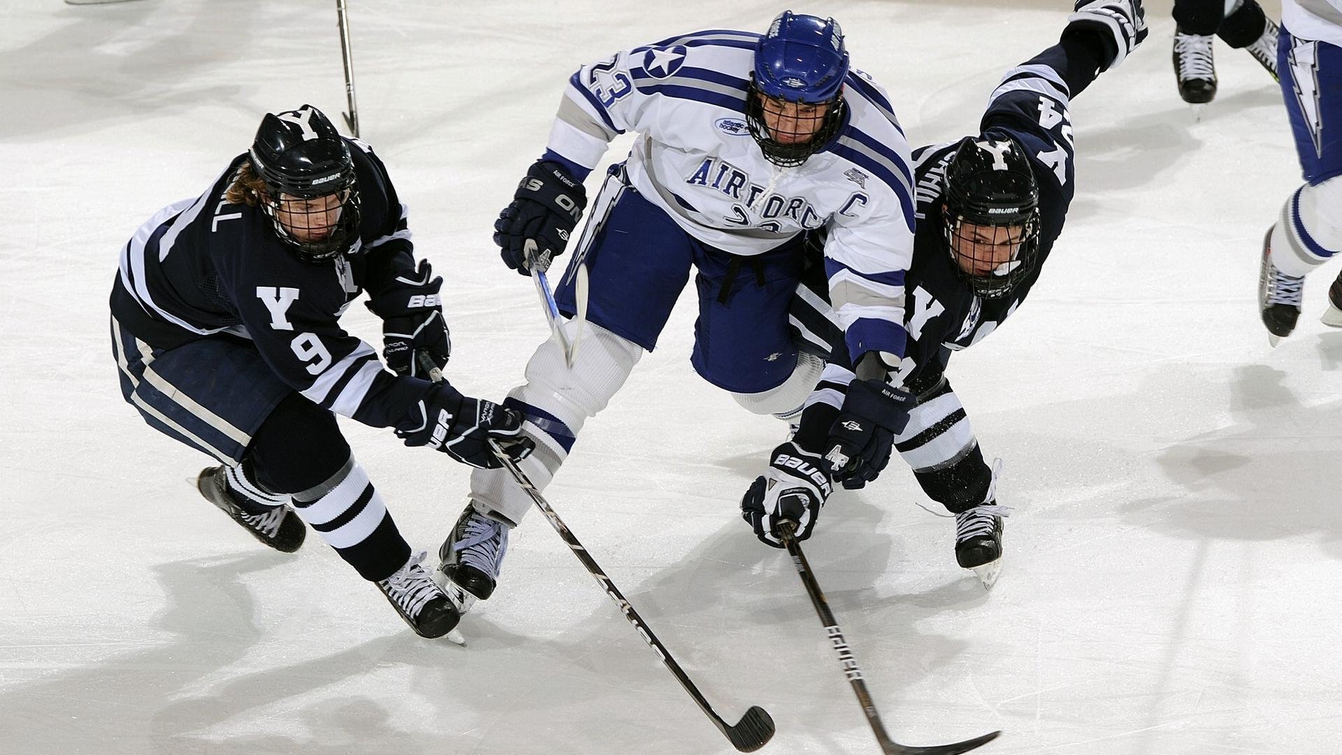 世界杯：部分社区安排老年人集中观赛厅 方便银发球迷社交交流